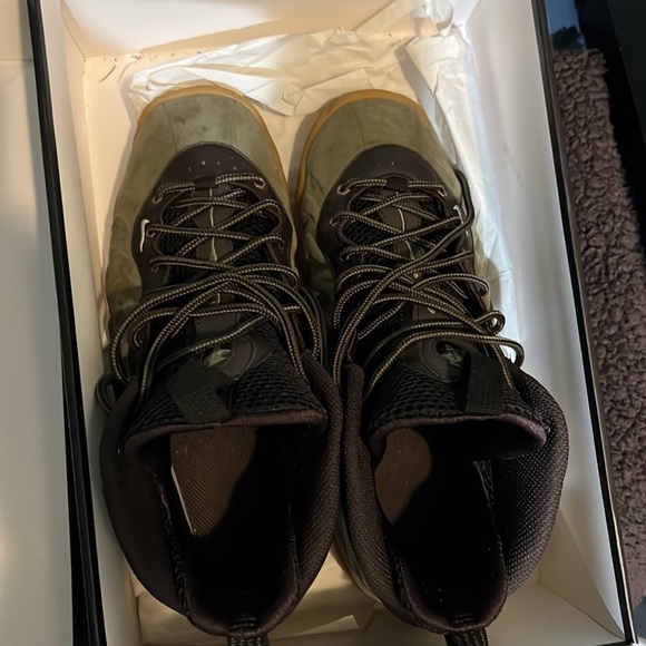 Foam deposit 🫒 brown suade heat!!! - Picture 3 of 9